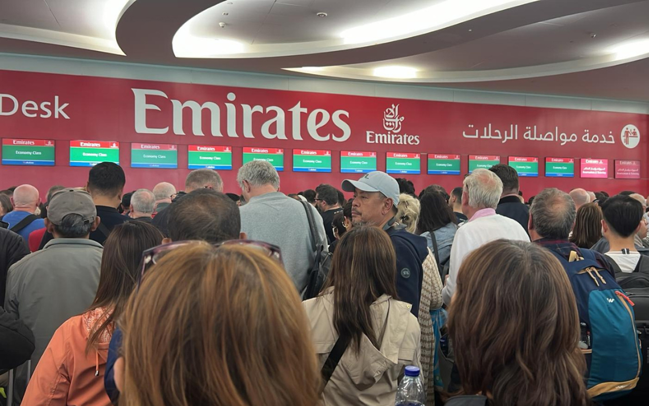 Reizigers Al Dagen Vast Op Dubai Airport De Communicatie Is Z Slecht