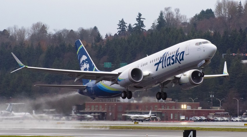 Alaska Airlines Boeing 737 MAX 8