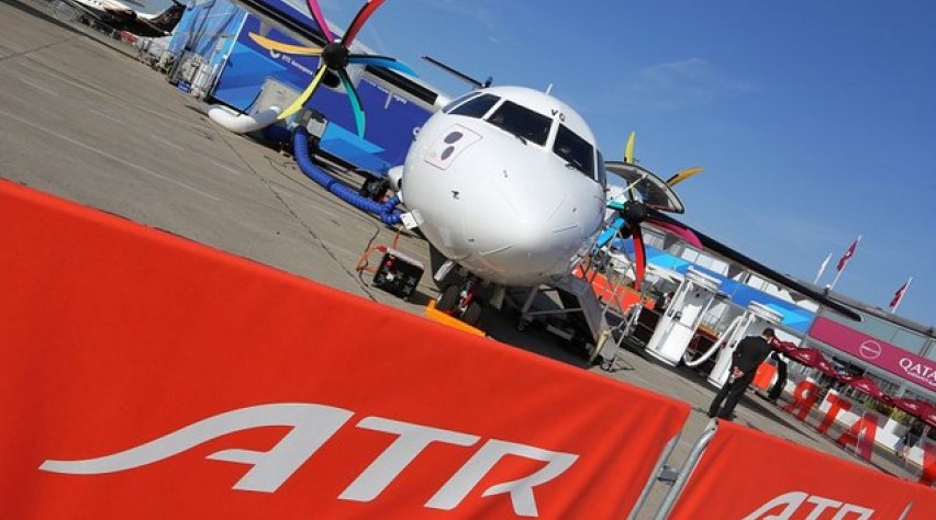 atr 72, turboprop, paris air show