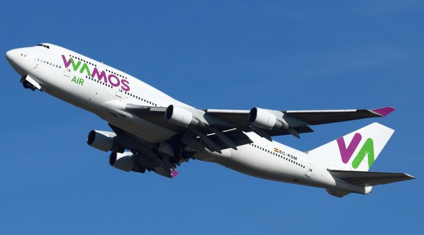 Wamos Air Boeing 747