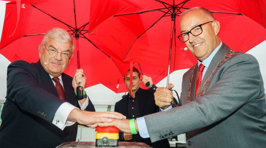 Foto (c) Rotterdam The Hague Airport/Koen Laureij Opening Vertrekhal Avoutaleb Van Zanen Rotterdam