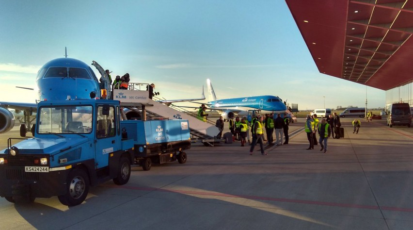 Foto (c) KLM KLM Embraers