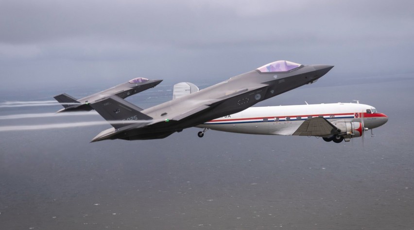 Foto (c) Koninklijke Luchtmacht DC-3 F-35