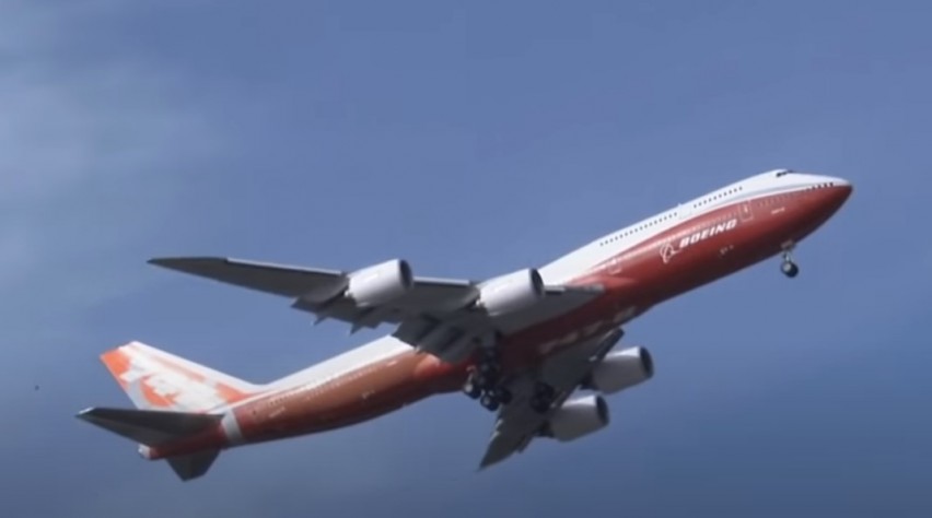 747-8I eerste vlucht