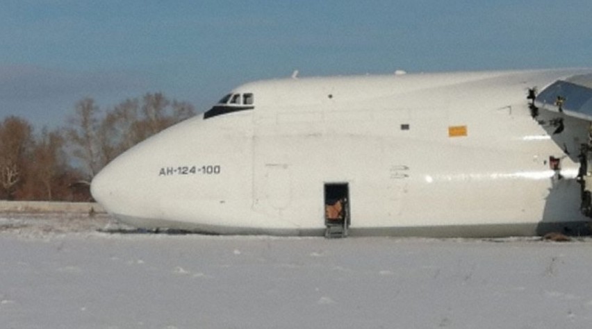 An-124 crashlanding Novosibirsk