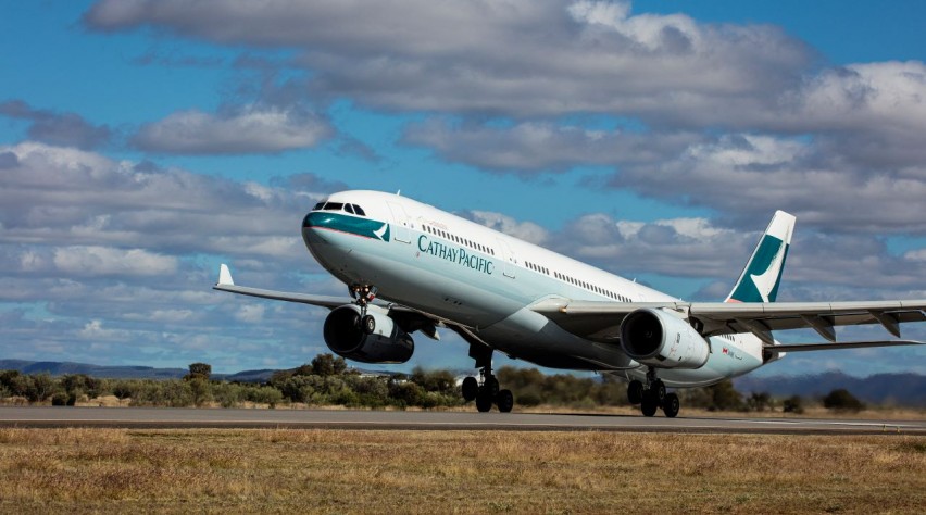 Cathay Pacific Laatste A330 uit woestijn