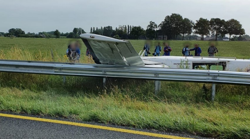 Noodlanding Skydive Cessna Teuge