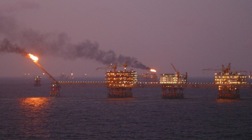 Foto (c) Wikimedia olieplatform, olieprijs, kerosine, brandstofprijs, luchtvaart
