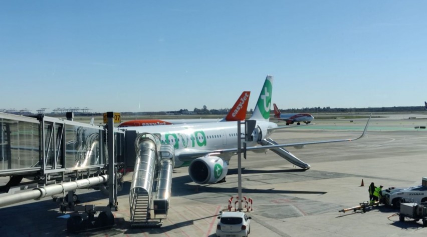 Transavia A321neo slide deployment