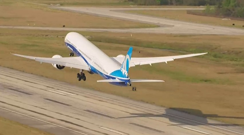 boeing 787-10, first flight