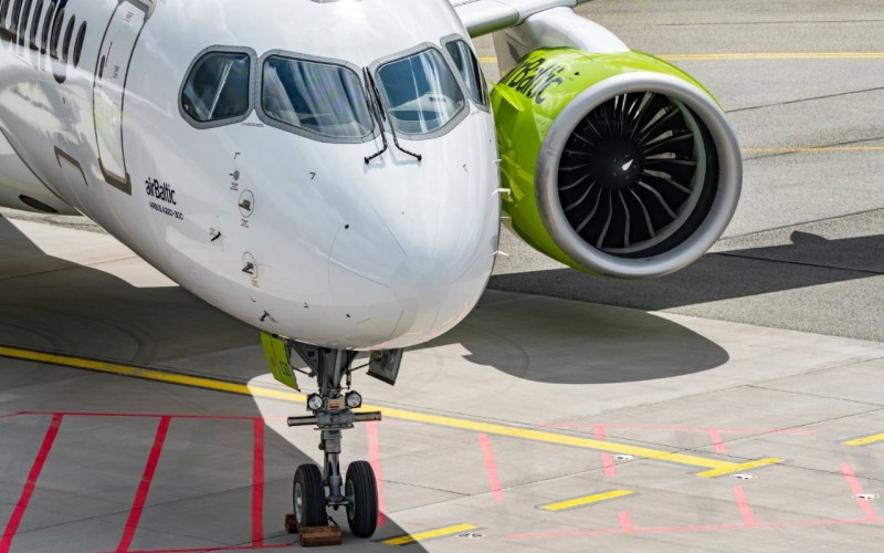 AirBaltic A220