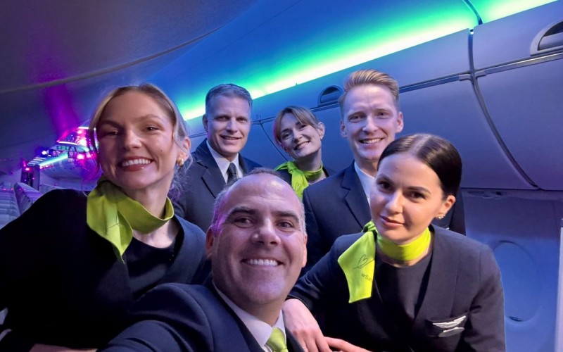 AirBaltic crew