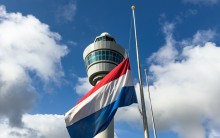 Schiphol vlag halfstok MH17