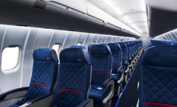 Delta CRJ cabine