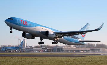 TUI fly Boeing 767