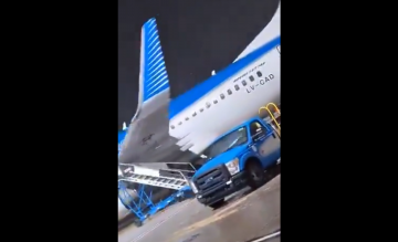 Aerolineas Argentinas 737 wind incident