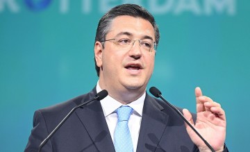  Apostolos Tzitzikostas