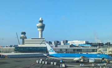 KLM 787 Schiphol Toren