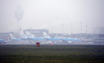 Schiphol in de mist