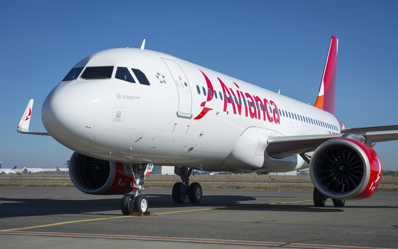 Two bodies found in the landing gear of the Avianca A320