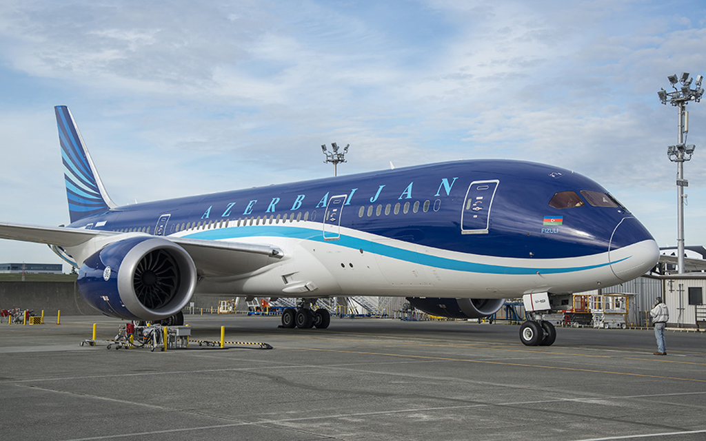 Азербайджан самолет. Boeing 787 Dreamliner Azerbaijan Airlines. Boeing 787 AZAL. AZAL Azerbaijan Airlines Boeing 787. Боинг 787 азербайджанские авиалинии.