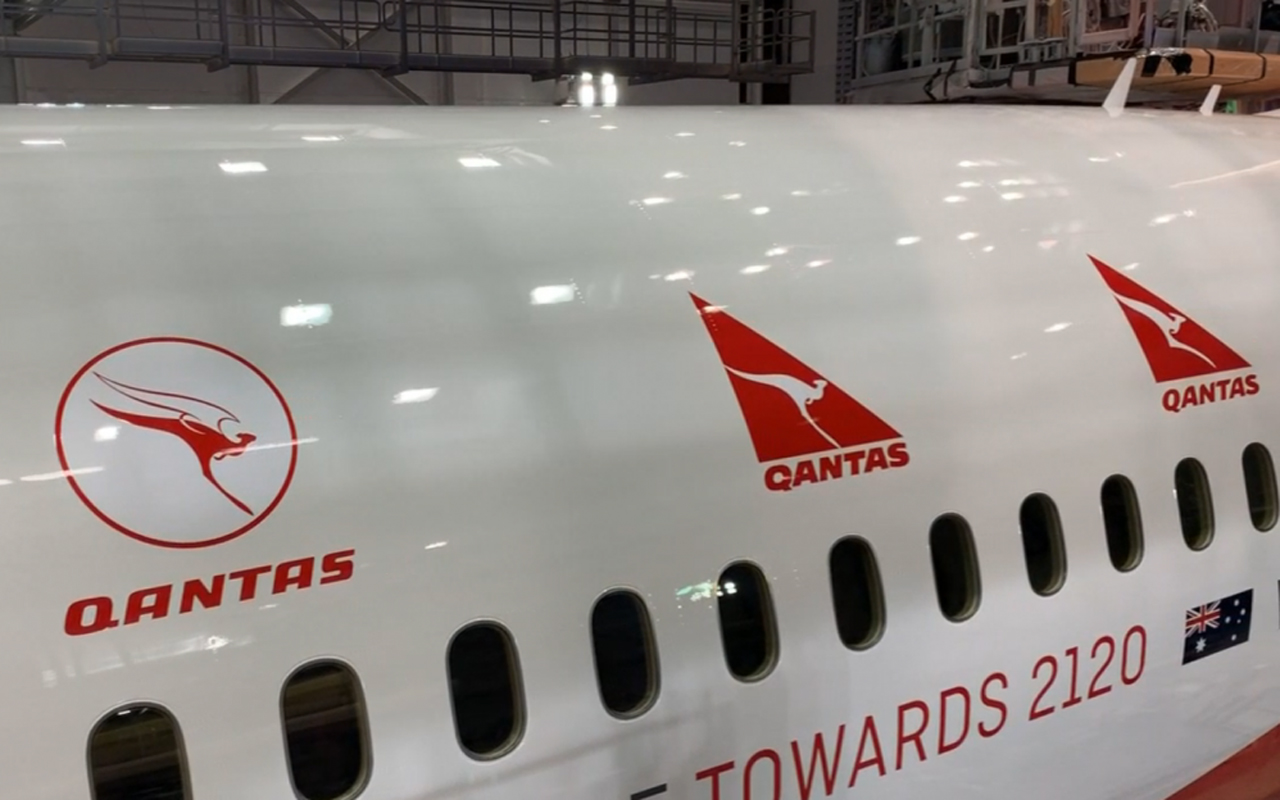 Qantas 787 100