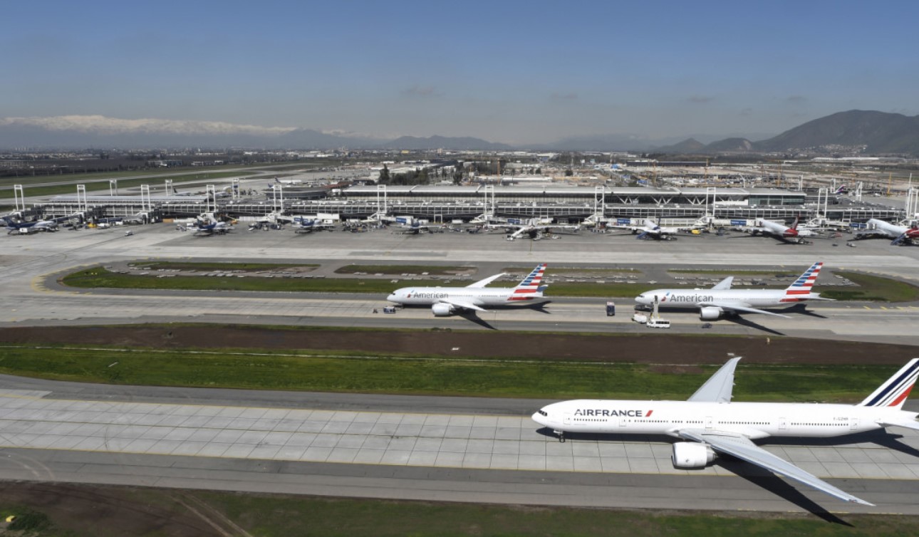 Attempted robbery kills two at Chile airport