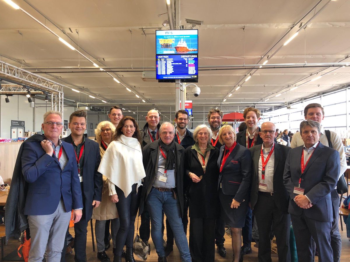 VVD-delegatie op bezoek bij Rotterdam Airport