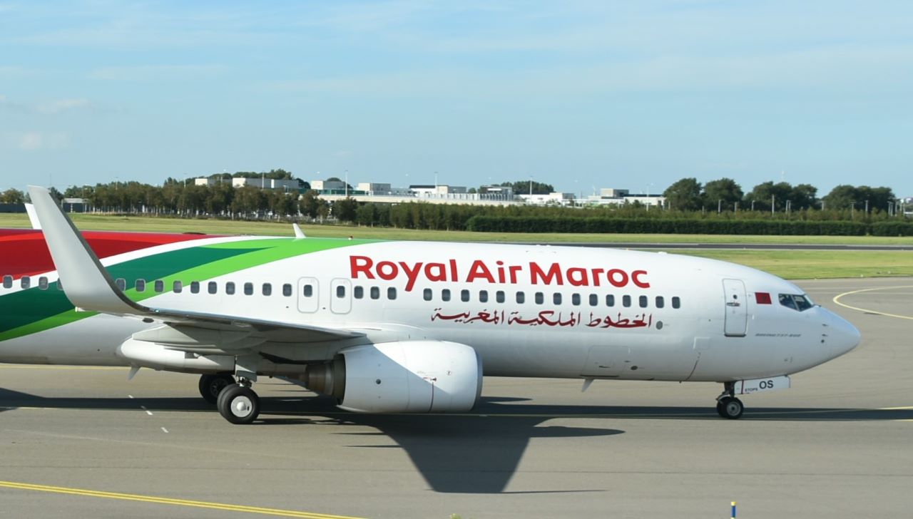 RAM 737 stranded at Schiphol with flat tires