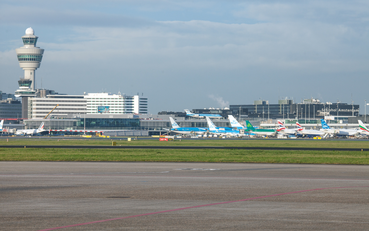 Schiphol Airport’s Capacity Determined by Ministry: Impact on Flights and Operational Challenges